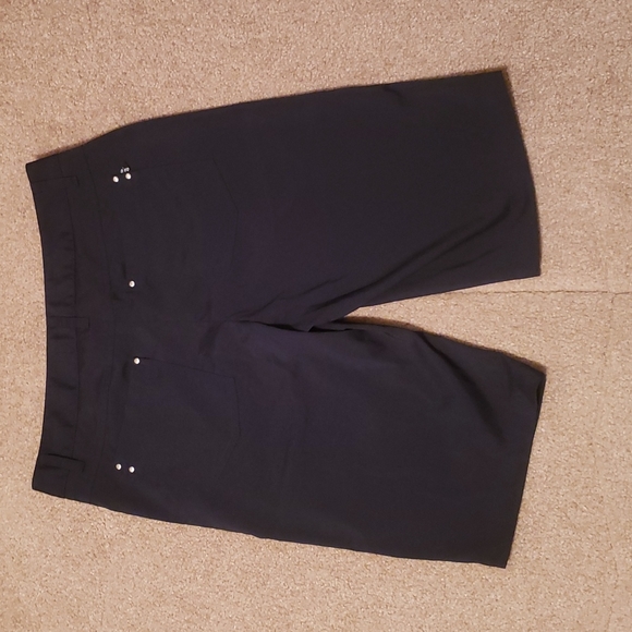 Nivo Women's Black Golf Shorts - Picture 2 of 14